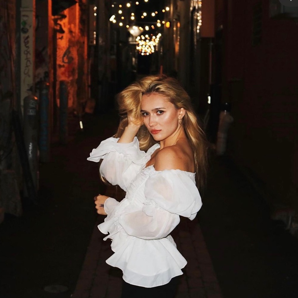 Small White Ruffled Long Sleeve Blouse